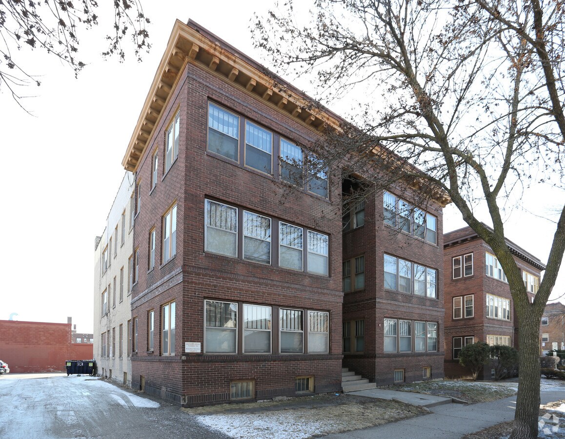 Photo - 1937 Aldrich Ave S