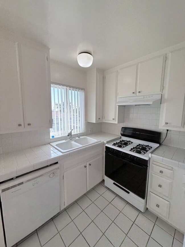 Photo - 4432 Franklin Ave Unidad 8