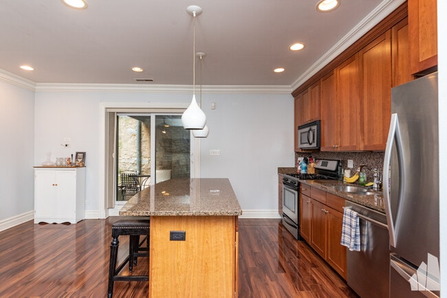 Building Photo - 1711 N Crilly Ct Unit Beautiful crilly court 2 bed