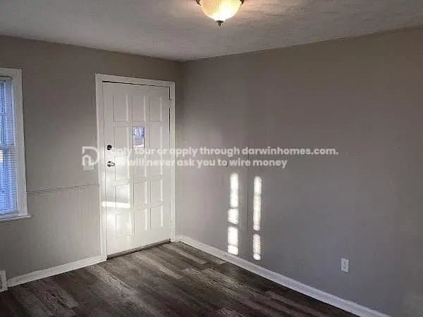 Photo - 6833 Walrond Ave