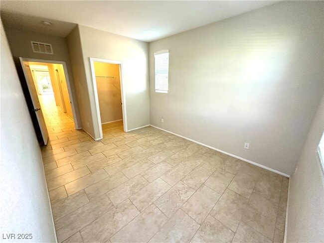 Photo - 703 Shiva St