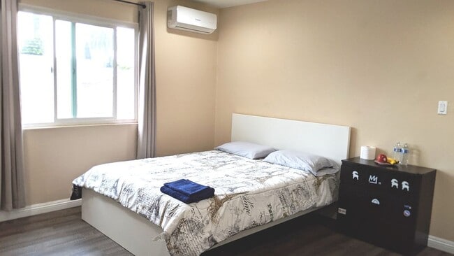 Photo - 1299 W 37th Dr Unit 2