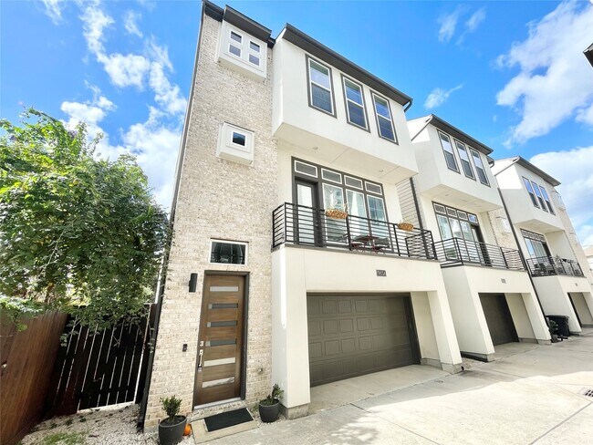 Photo - 5813 Petty St