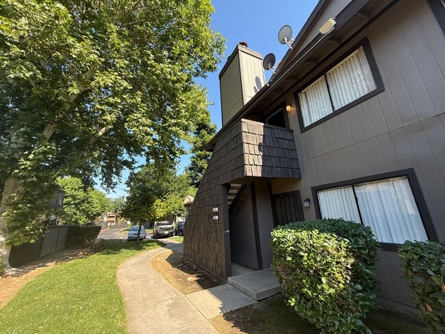 Photo - 1190 S Winery Ave