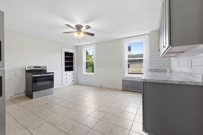Building Photo - 84 Margin St Unit 2