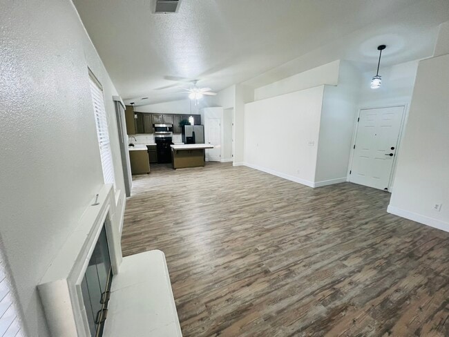 Photo - 575 W Cinnamon Ave