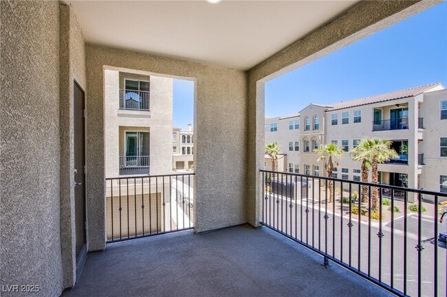 Building Photo - 2555 Hampton Rd Unit 11201 Rental
