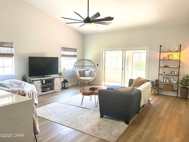 Photo - 205 Covington St