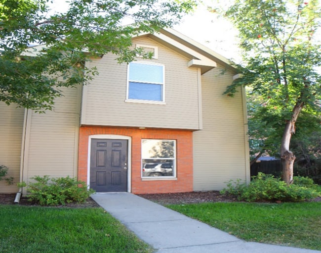 Building Photo - 209 W Mulberry St Unit #7