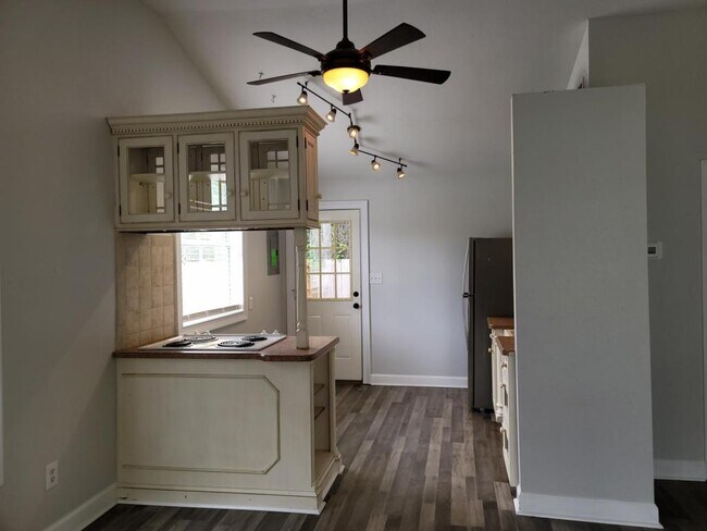 Photo - 18499 Shady Side Dr