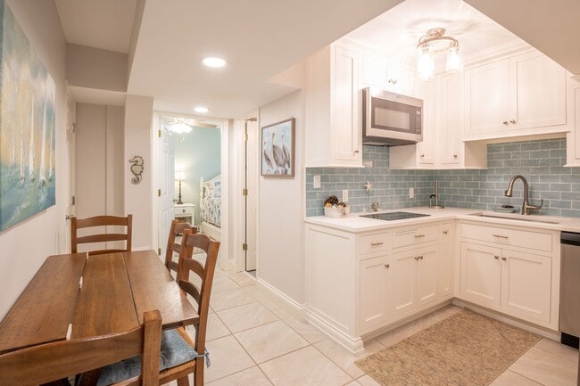 Photo - SHORT TERM ONLY Happy As A Clam Duplex