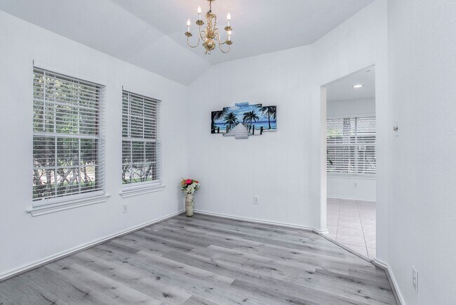 Photo - 34 Tallow Hill Pl