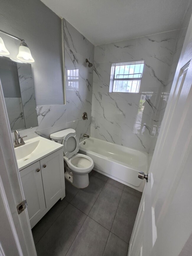 Photo - 1015 SW 8th St House