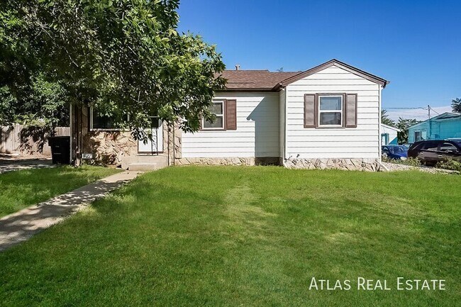 Photo - 8900 Poze Blvd