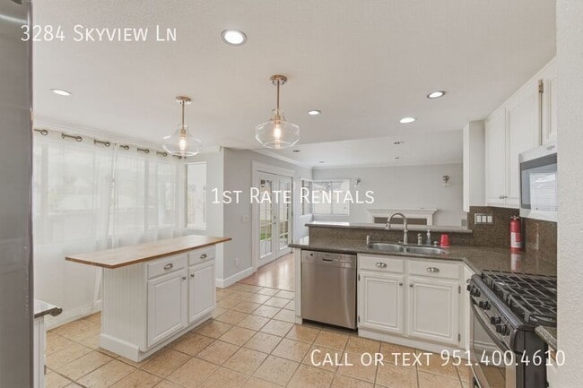 Photo - 3284 Skyview Ln