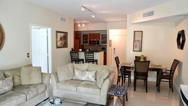 Photo - 806 E Windward Way Unidad 516 Rental