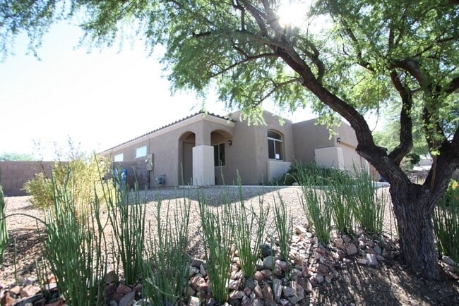 4 Bedroom Vail Single story with 2 car garage - 4 Bedroom Vail Single story with 2 car garage House