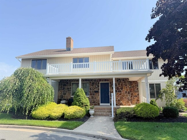 303 Windsor Dr