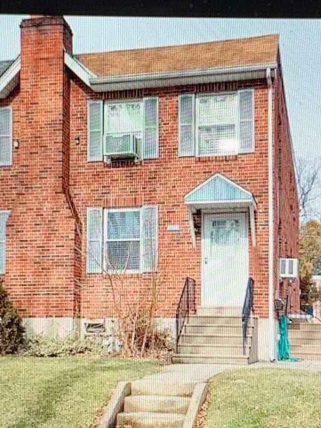 Building Photo - 238 E 11th Ave Unit 1