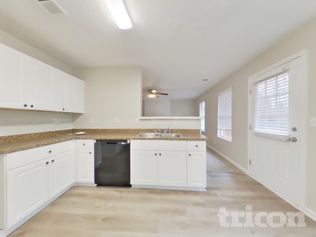 Photo - 1008 Carriage Trace Cir