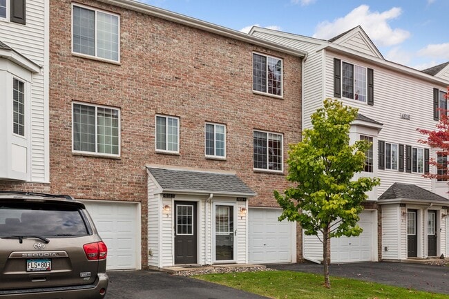 Photo - 4818 Education Dr N