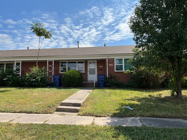 Photo - 712 S Hunter Townhome