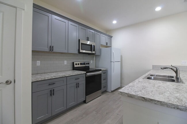 Photo - 1073 S Cedar Pl