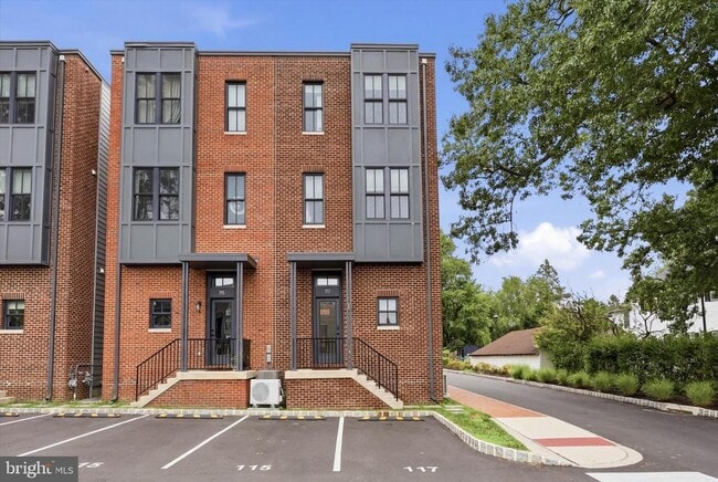 Building Photo - 117 Thornton Ln
