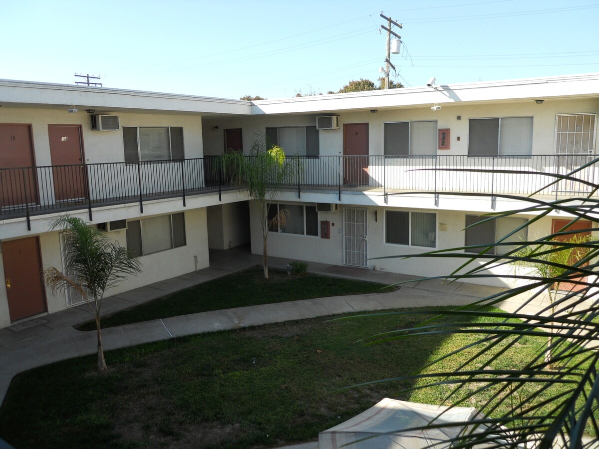 Photo - Cedarwood Apartments
