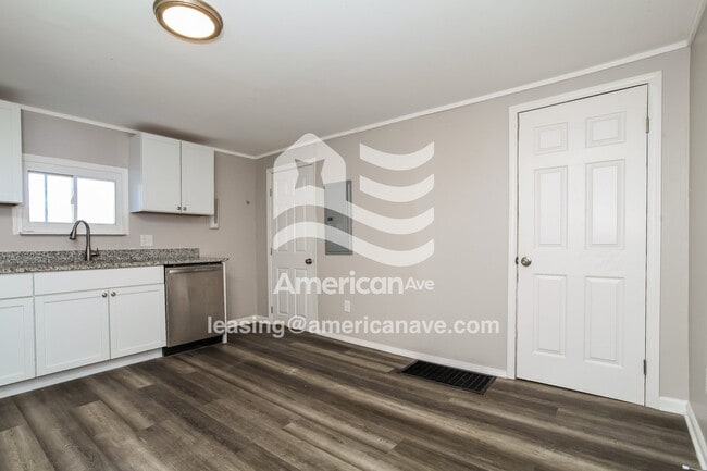 Photo - 423 5th Ave