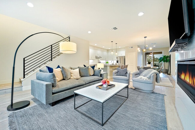 Building Photo - 343 Oak Ave Unit ID1248660P Rental