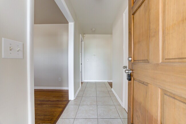 Photo - 5000 N Linn Ave