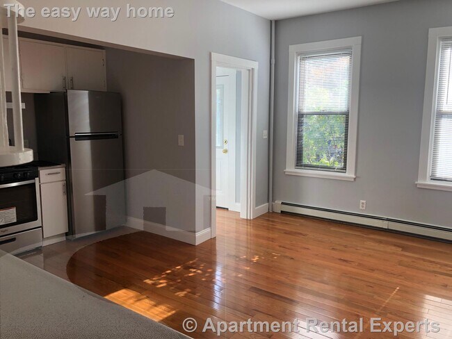 Photo - 564 Putnam Ave Unit #1R