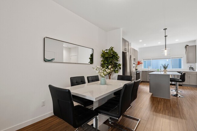 Photo - 1930 NE 7th Ct