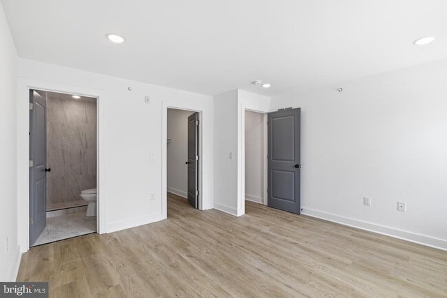 Building Photo - 630 W Cumberland St Unit 3