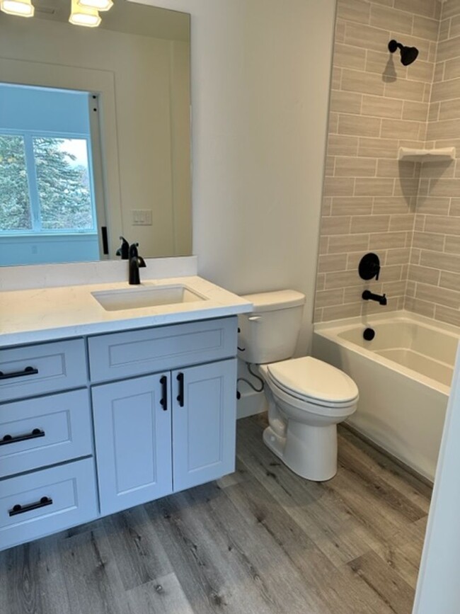 Building Photo - 1515 Alder Ct Unit 1515 Alder Ct 3C Rental