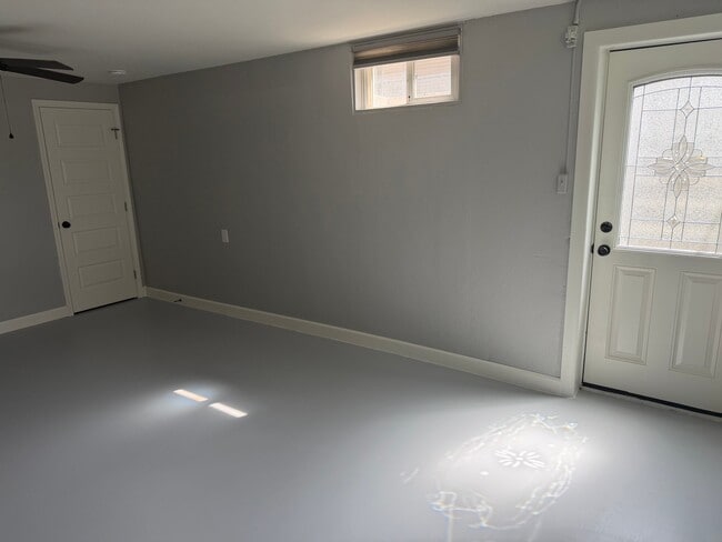 Photo - 19 Bonfoy Ave Unidad B