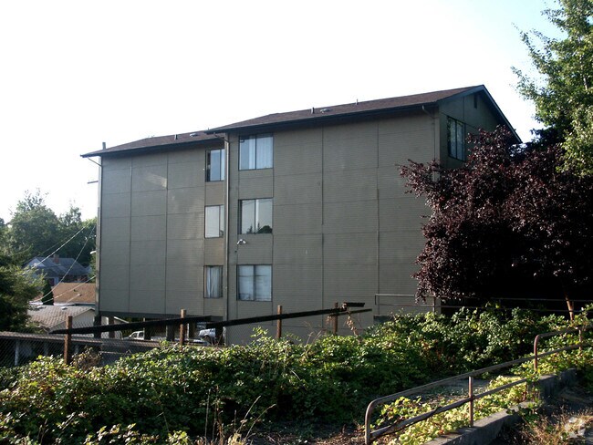 Photo - Alder Crest Apartments