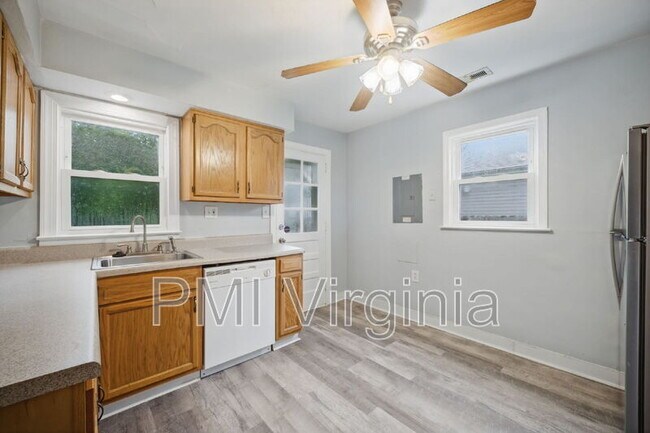Photo - 28 Harvard Rd