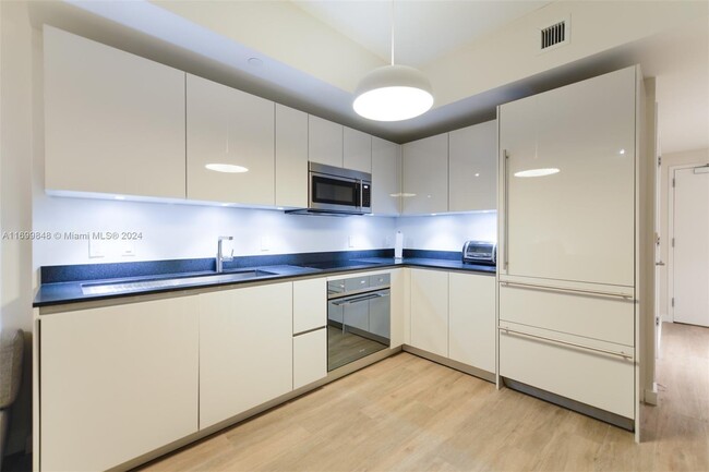 Photo - 1010 Brickell Ave Condo Unit 2910