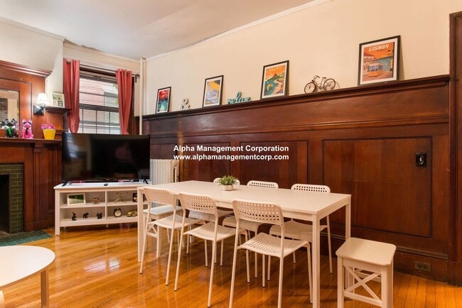 Building Photo - 1249 Beacon St Unit 2