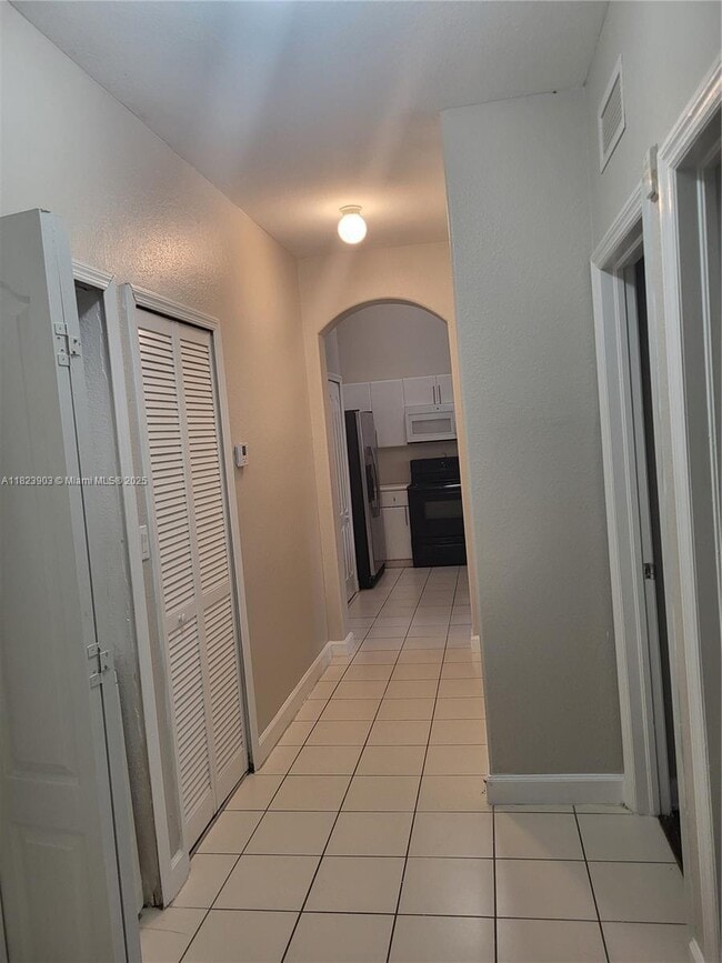 Photo - 1662 SE 27th Dr Unidad 202 Rental