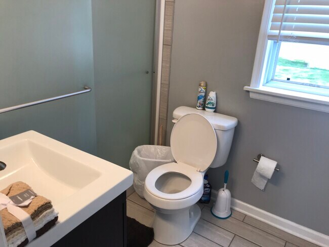 Photo - 1813 Pine Ter