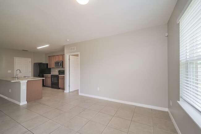 Photo - 218 SE 8th St