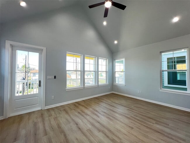 Photo - 1024 62nd St