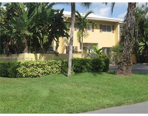 3141 N Palm Aire Dr