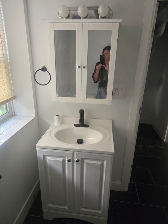 Photo - 2325 W Rice St