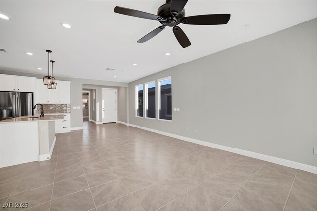 Photo - 36 Stone Blf Ln House