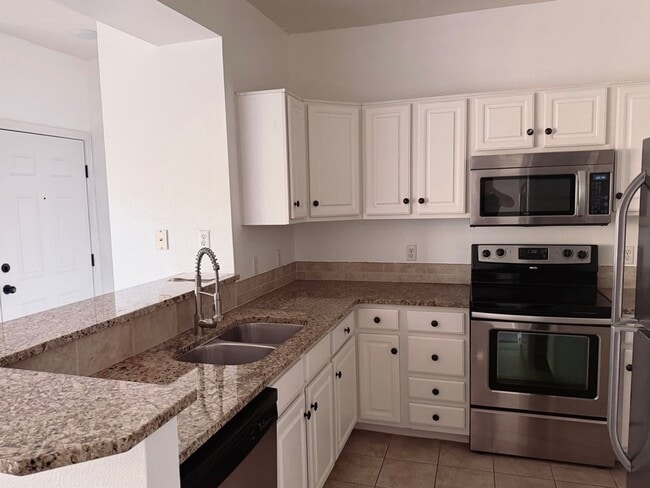 Photo - Top-Floor 2 Bed/2 Bath Condo in SE Fort Collins - Pool, Hot Tub & Fitness Center - $1,895/mo - Mo... Unit D370