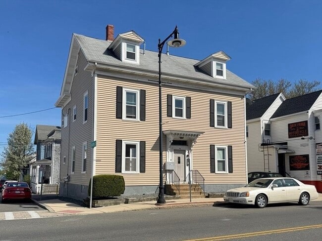 Building Photo - 79 Bridge Unit 2